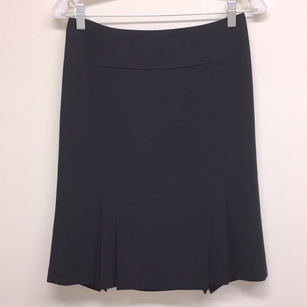 ANN TAYLOR pleated skirt size 0